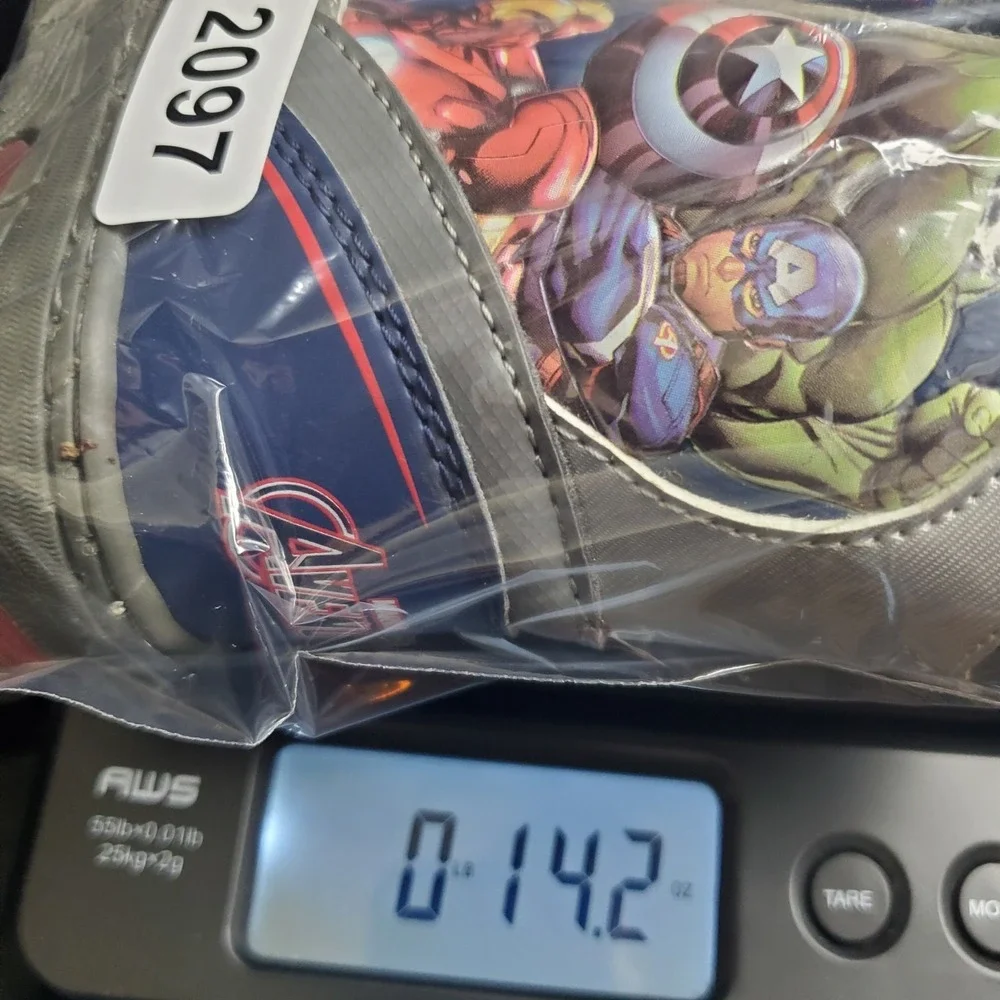 Flashing Boys Marvel Avenger Snow Boots Toddler Size 6‎ Light Up Blinking Soles